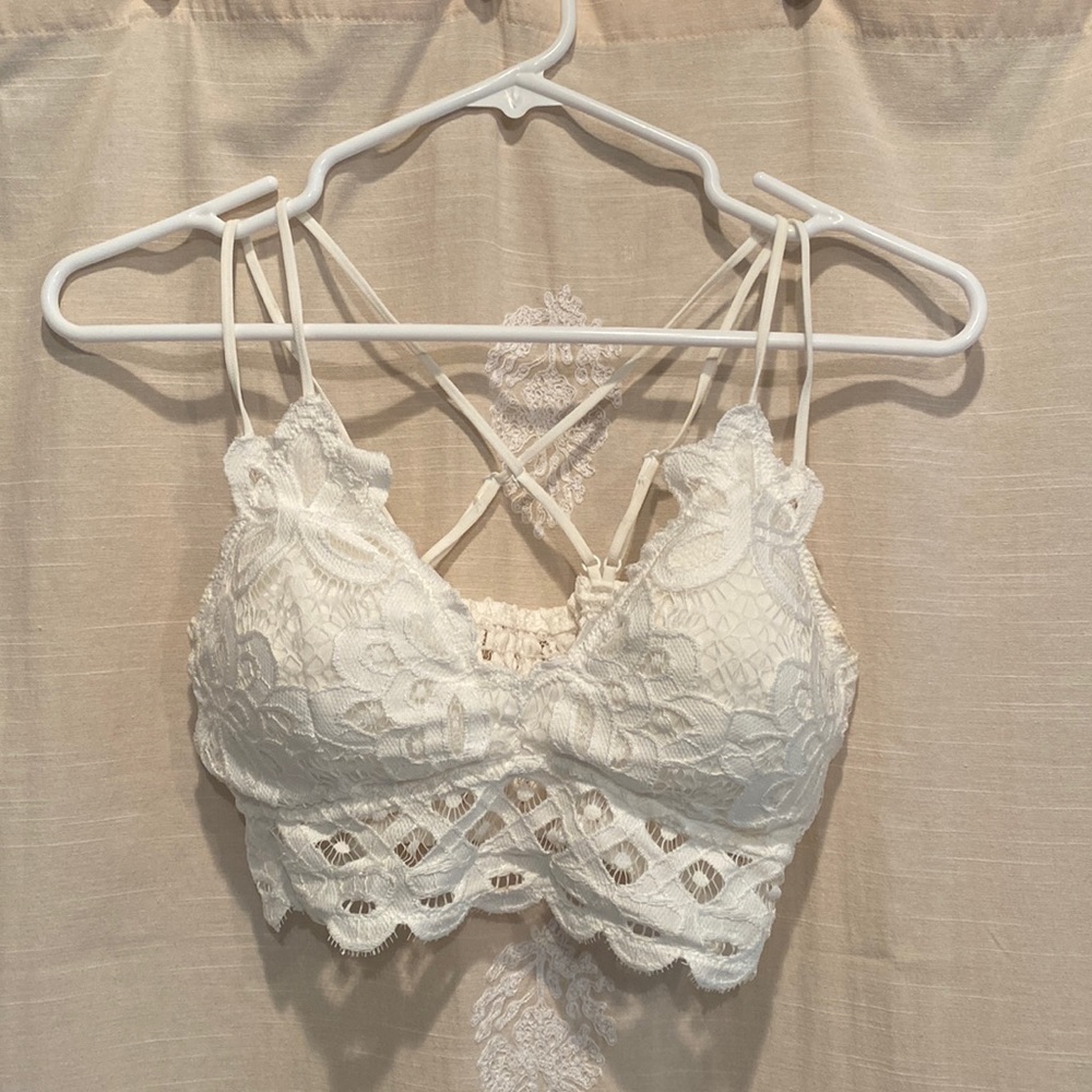 White lace bralette - size medium